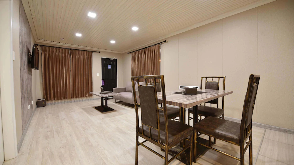 Regal Residency