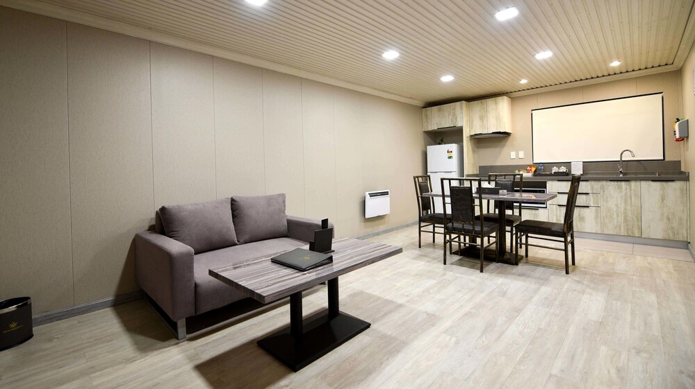 Regal Residency
