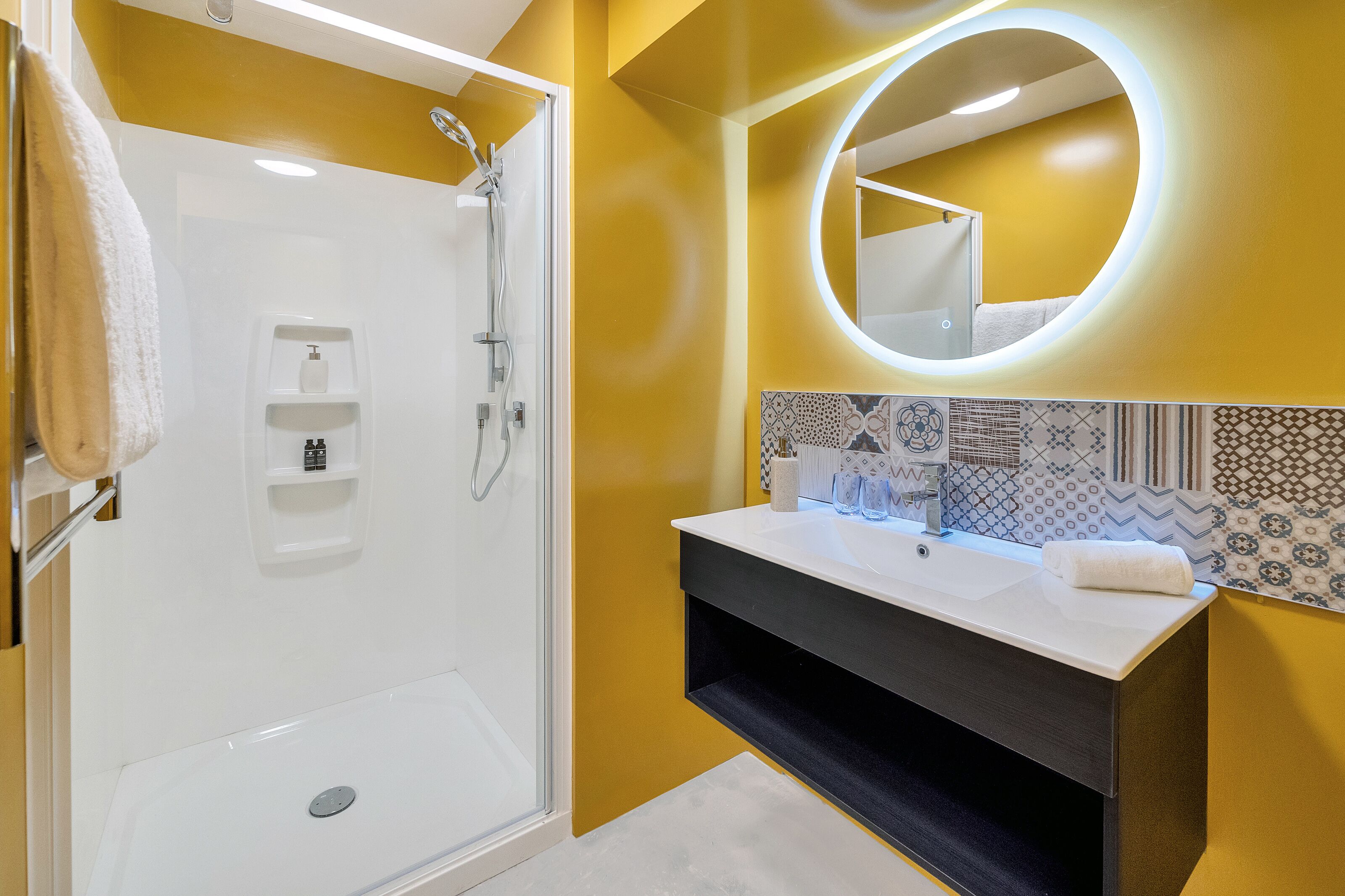 Roomie Apartments
