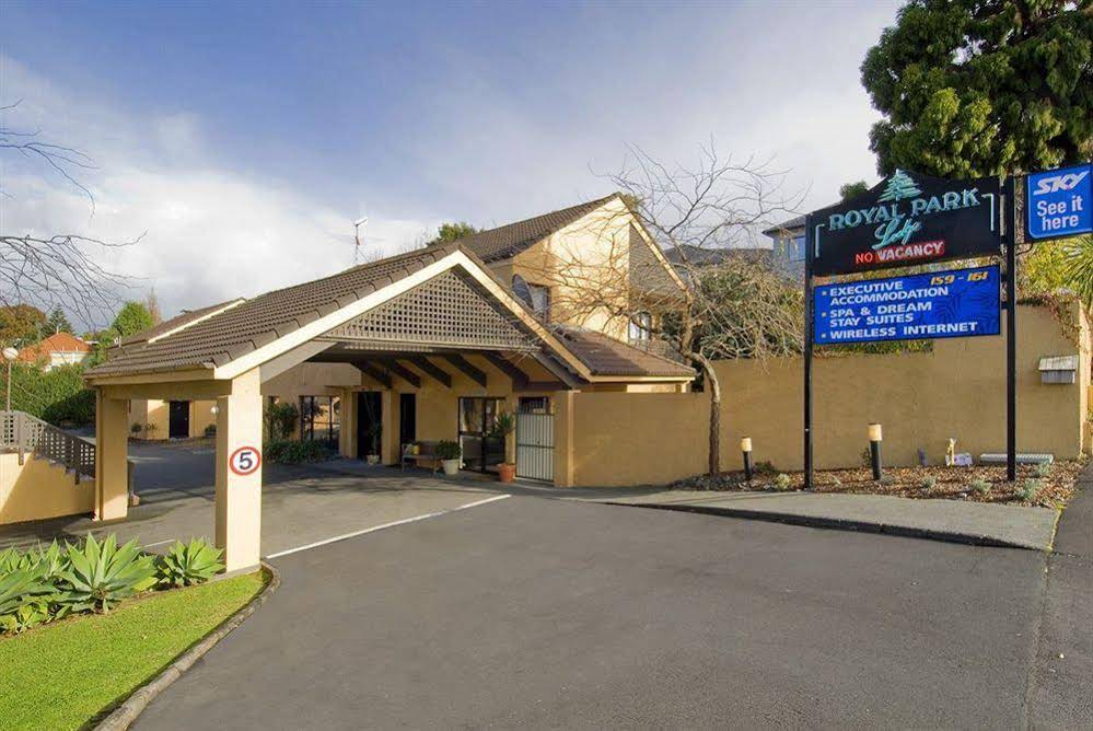 Royal Park Lodge