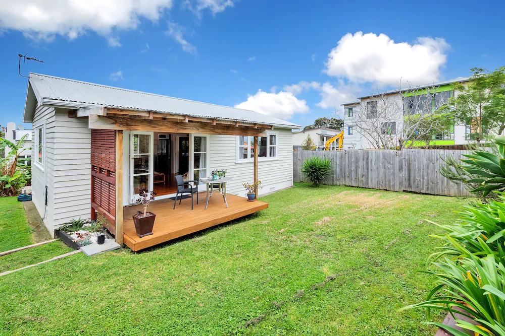 Sunny Grey Lynn Holiday Home