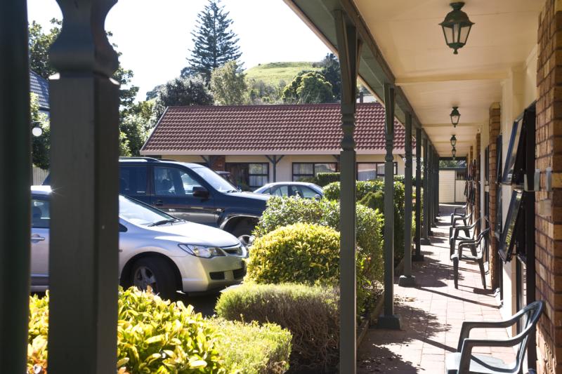 Tudor Court Motor Lodge