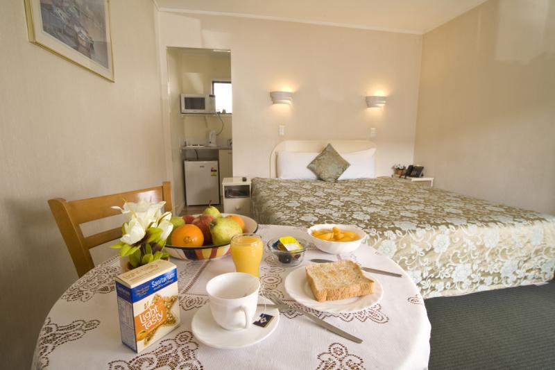 Tudor Court Motor Lodge