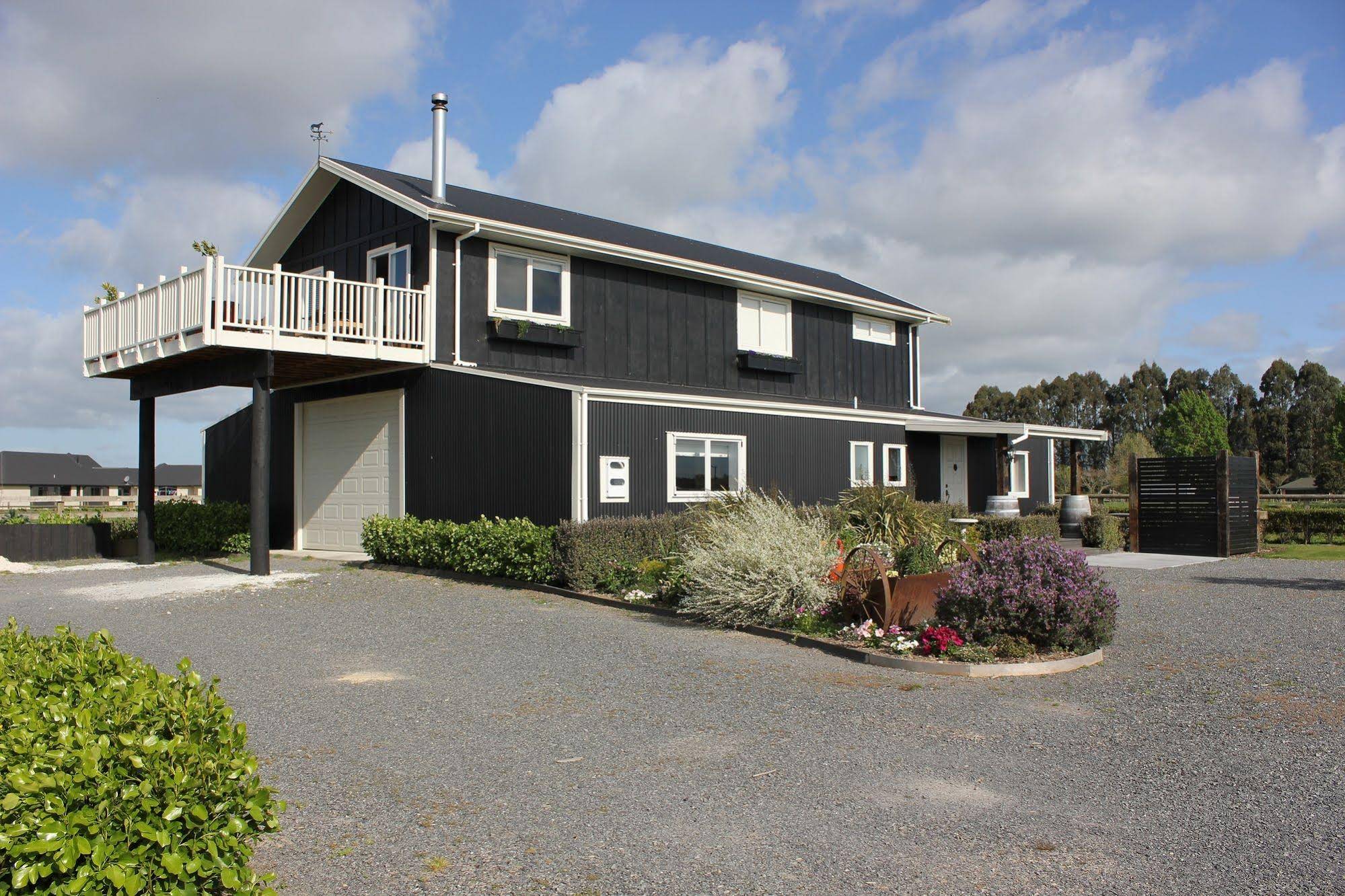 Prairies Grange Bed & Breakfast