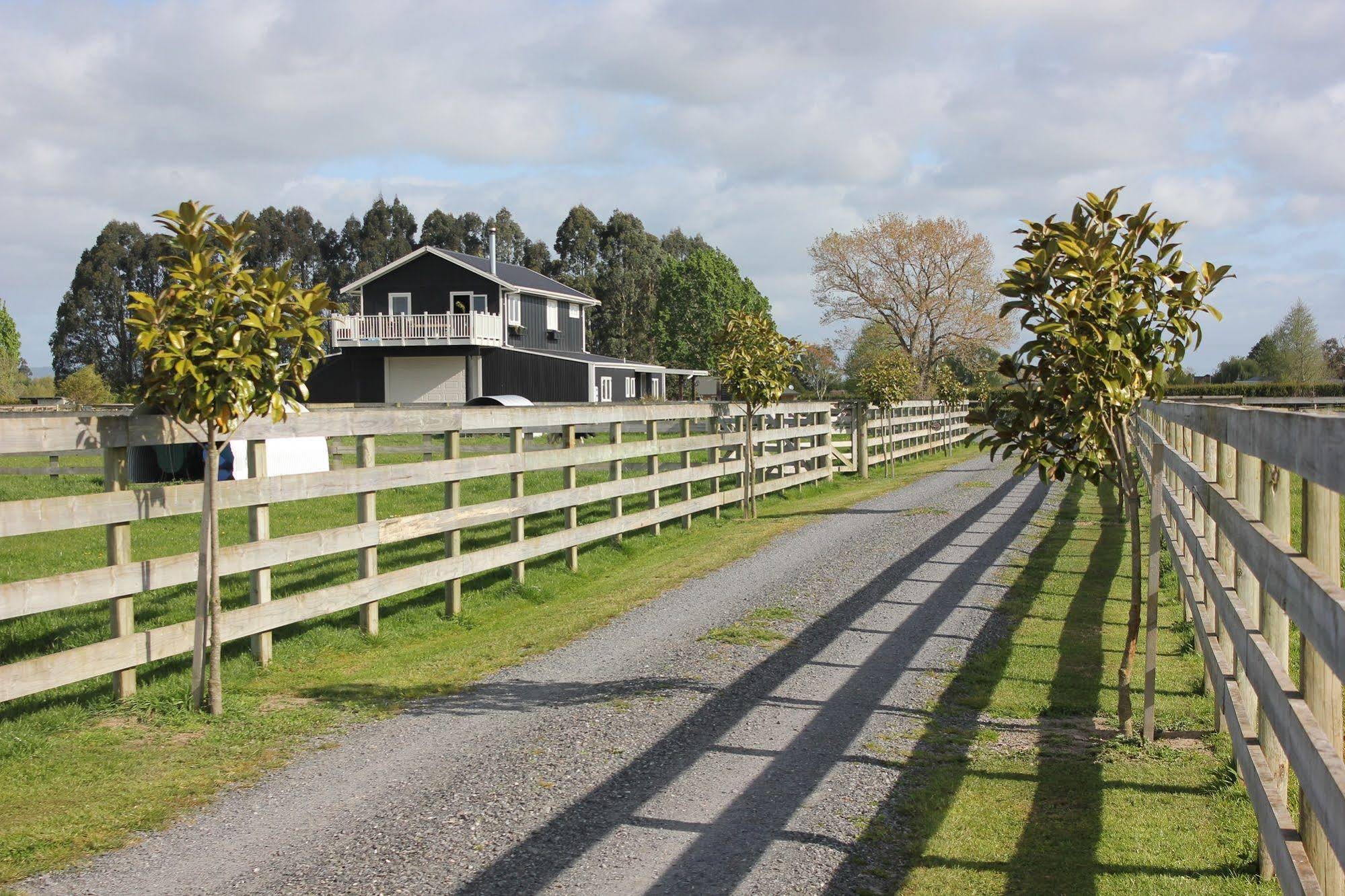 Prairies Grange Bed & Breakfast