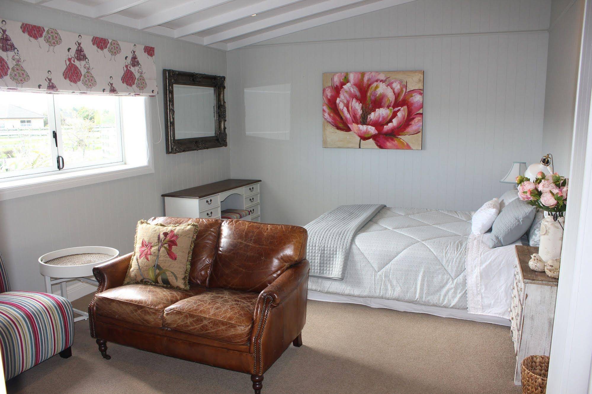 Prairies Grange Bed & Breakfast