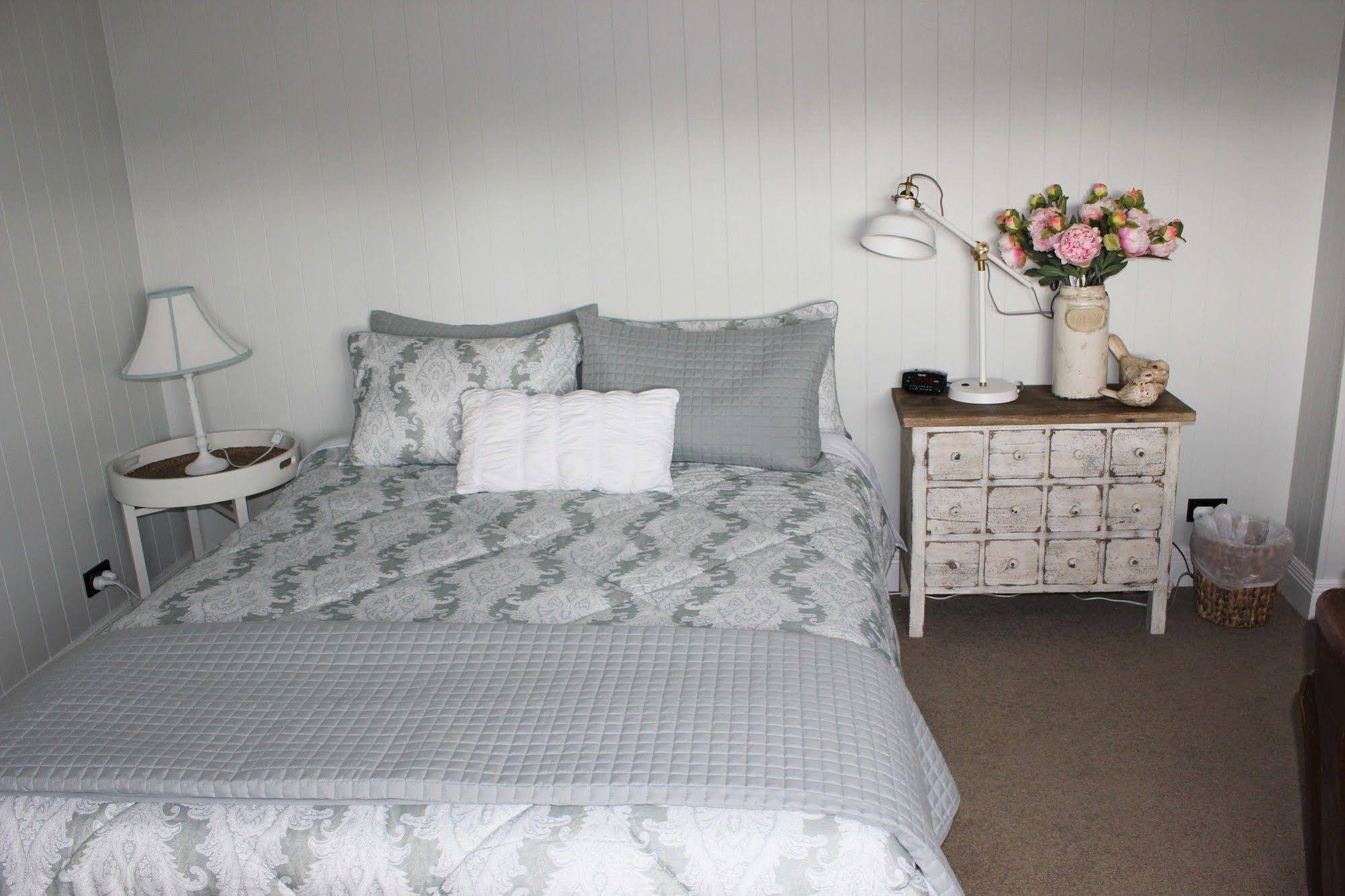 Prairies Grange Bed & Breakfast