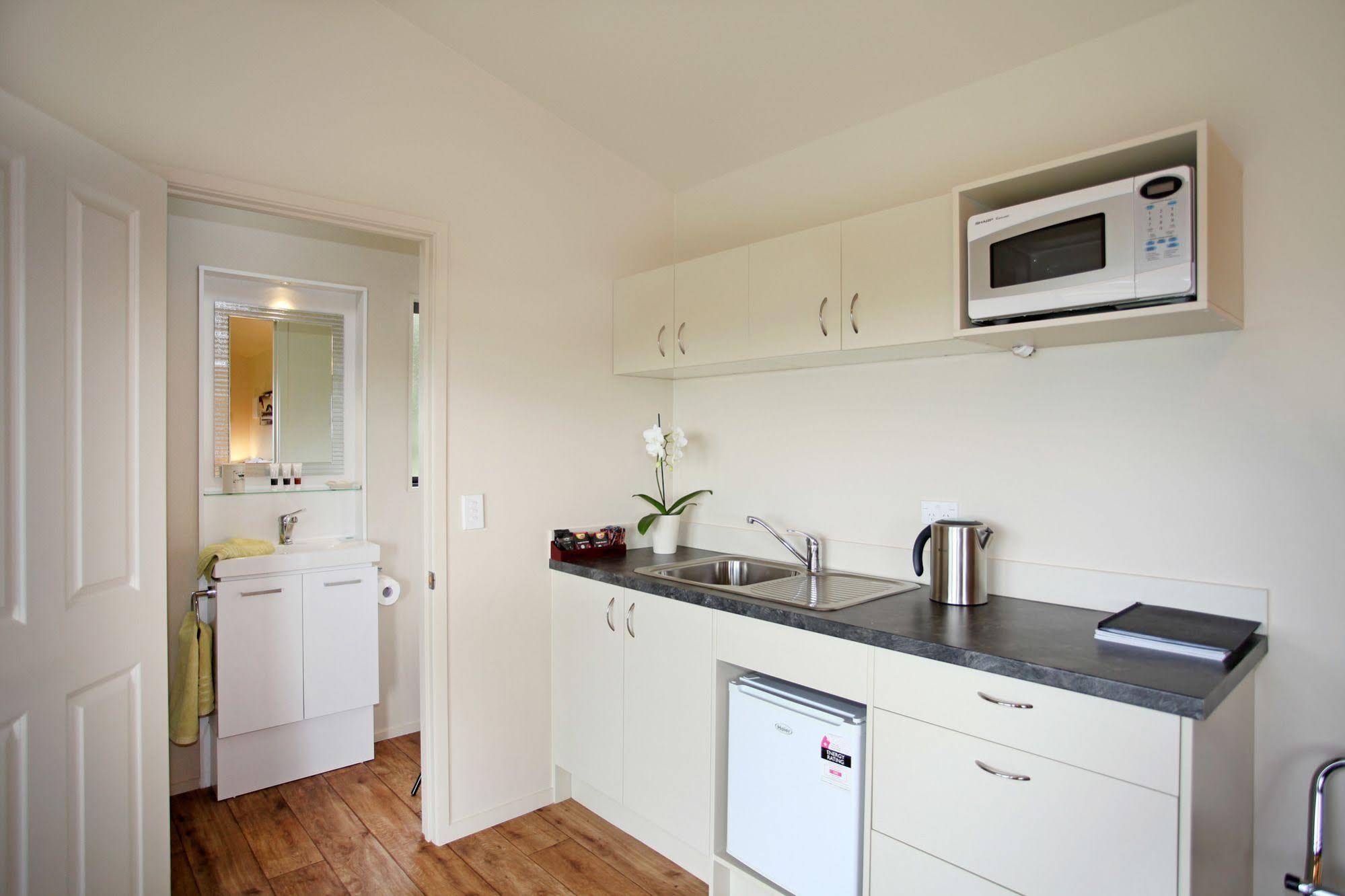Auckland Country Cottages