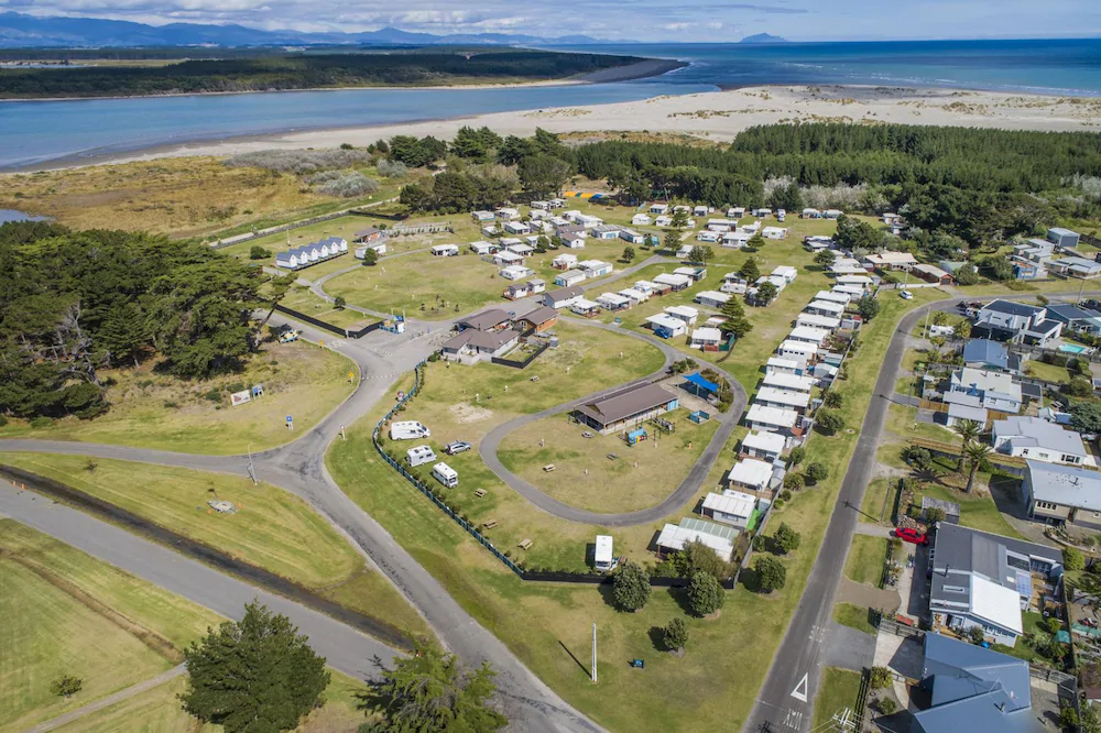Foxton Beach TOP 10 Holiday Park