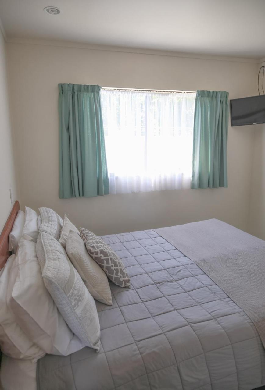 BK's Palm Court Motor Lodge
