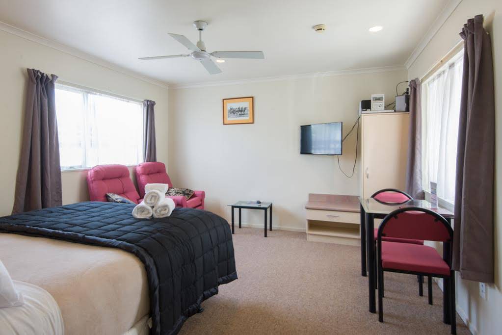 BK`s Settlers Motor Lodge