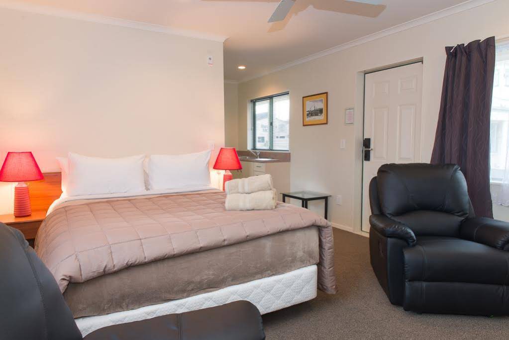 BK`s Settlers Motor Lodge