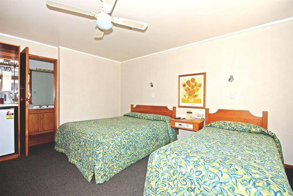Grosvenor Motor Inn & Conference Centre