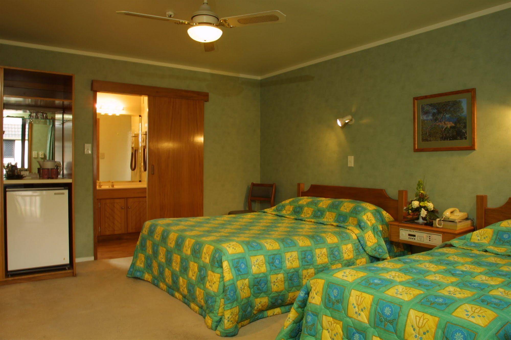 Grosvenor Motor Inn & Conference Centre