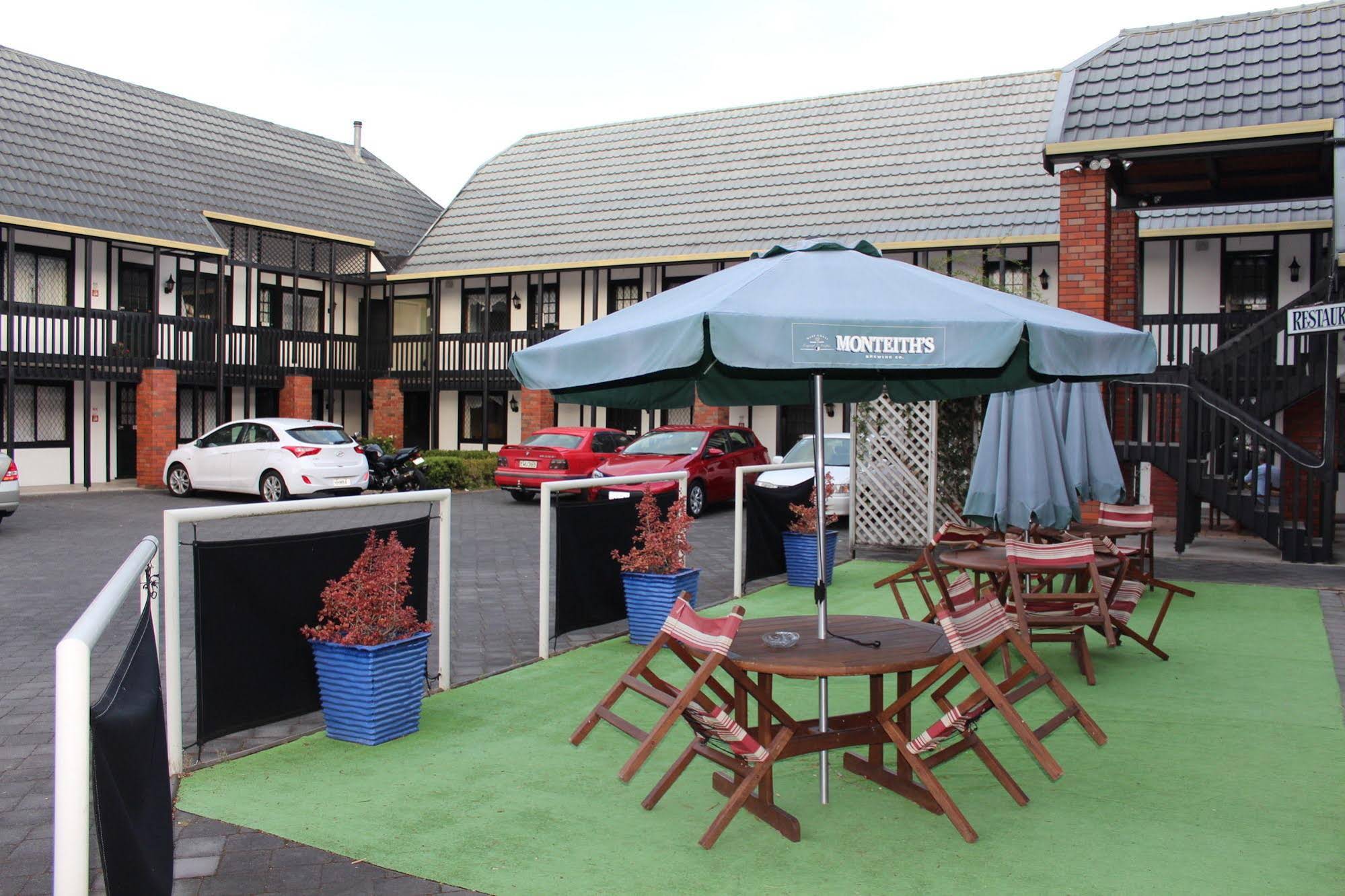 Grosvenor Motor Inn & Conference Centre
