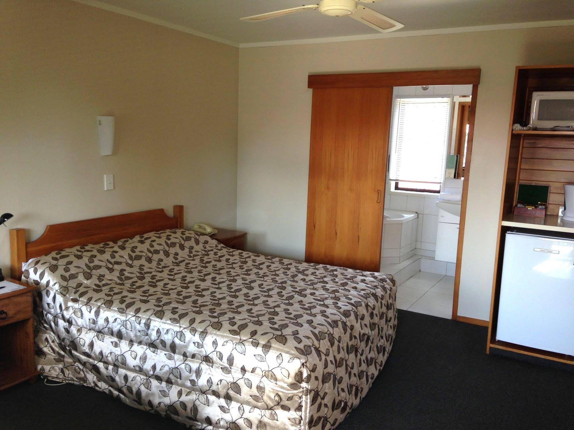 Grosvenor Motor Inn & Conference Centre