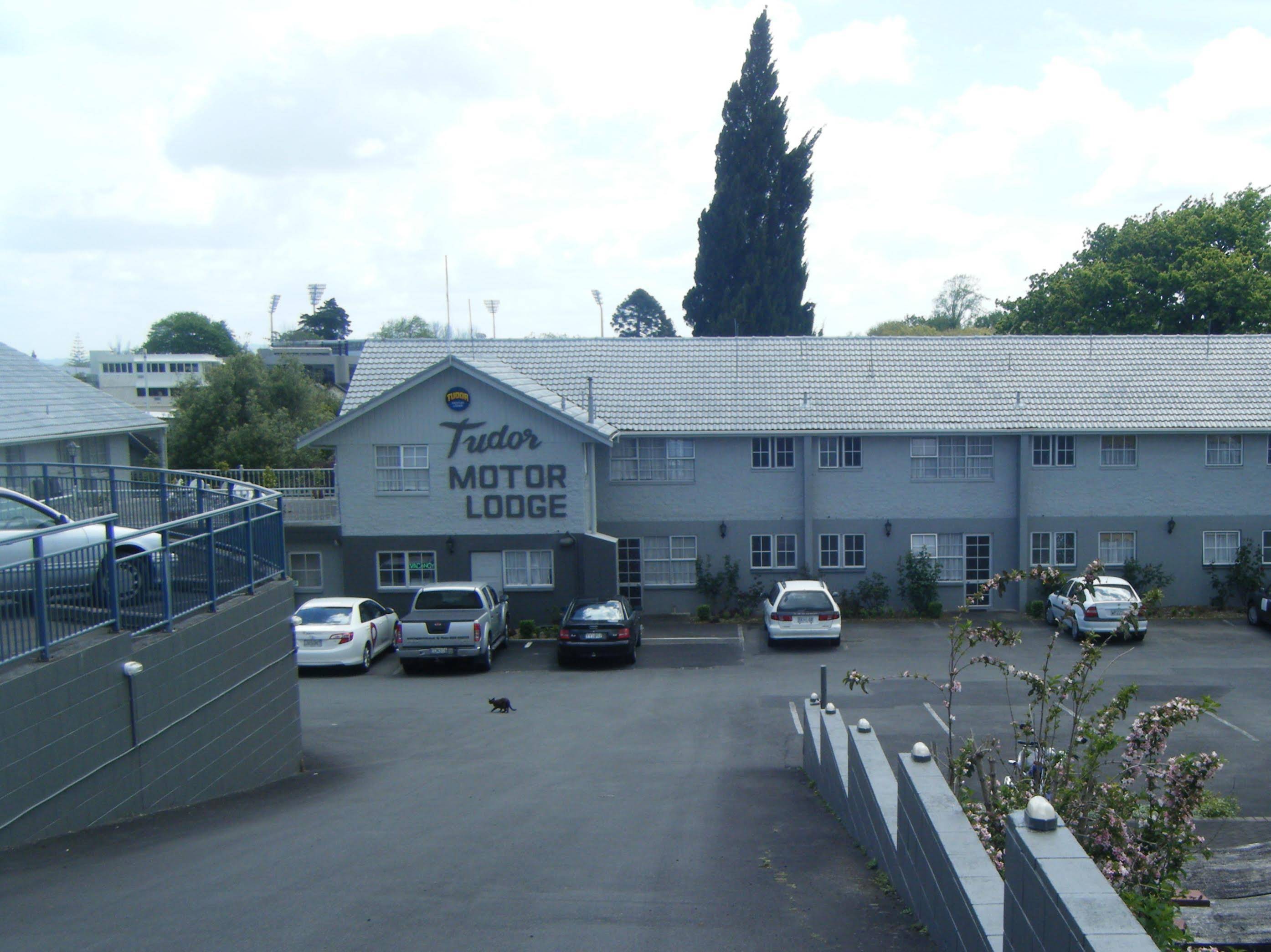 Tudor Motor Lodge