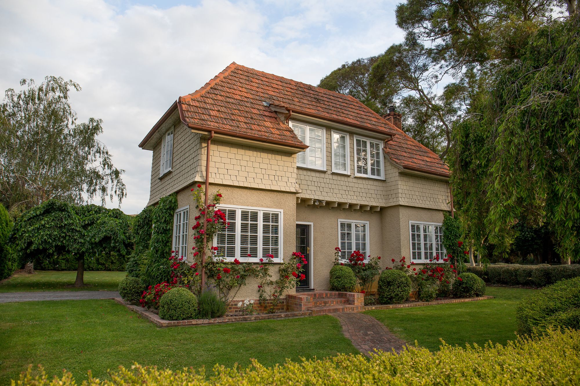 Gatehouse Mana Lodge