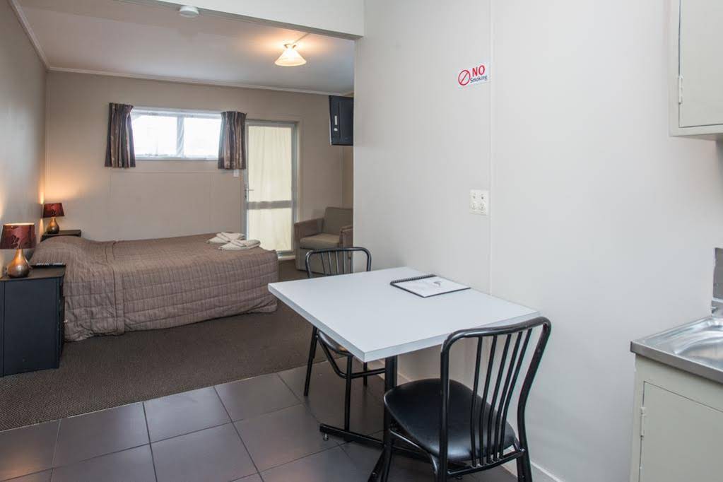 The Magpie- Hawkes Bay Motel