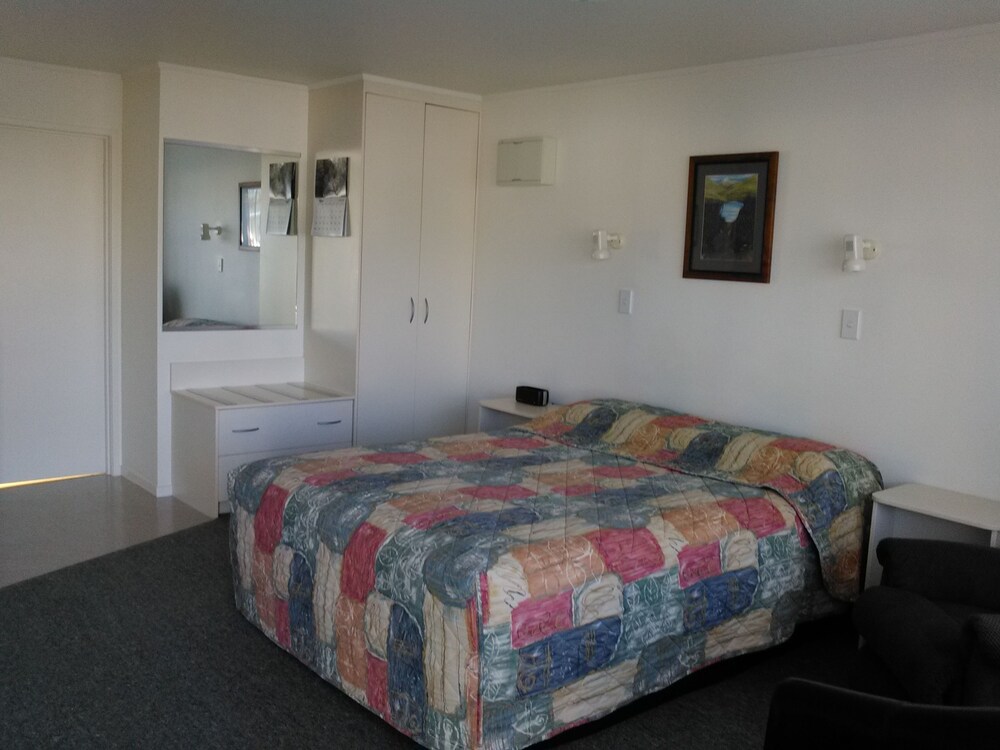 Avon Motel