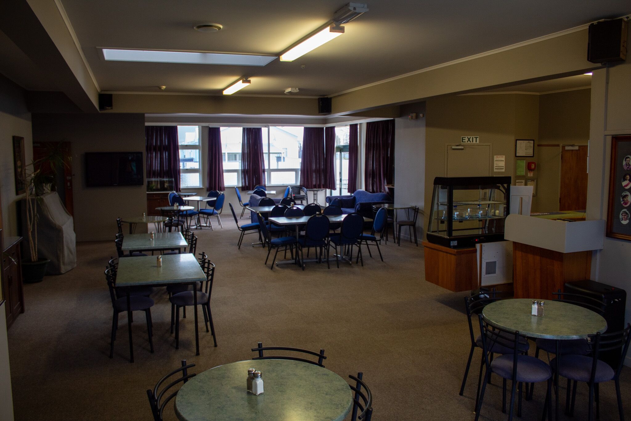 White Horse Inn Restaurant & Motel