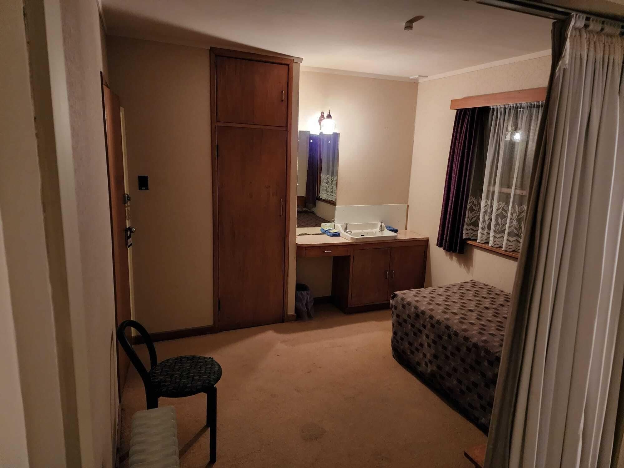 White Horse Inn Restaurant & Motel