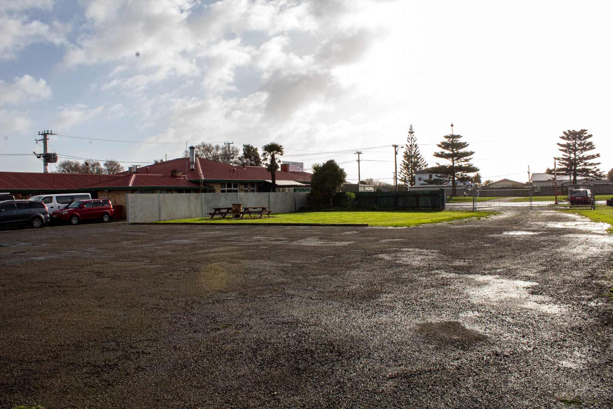 White Horse Inn Restaurant & Motel