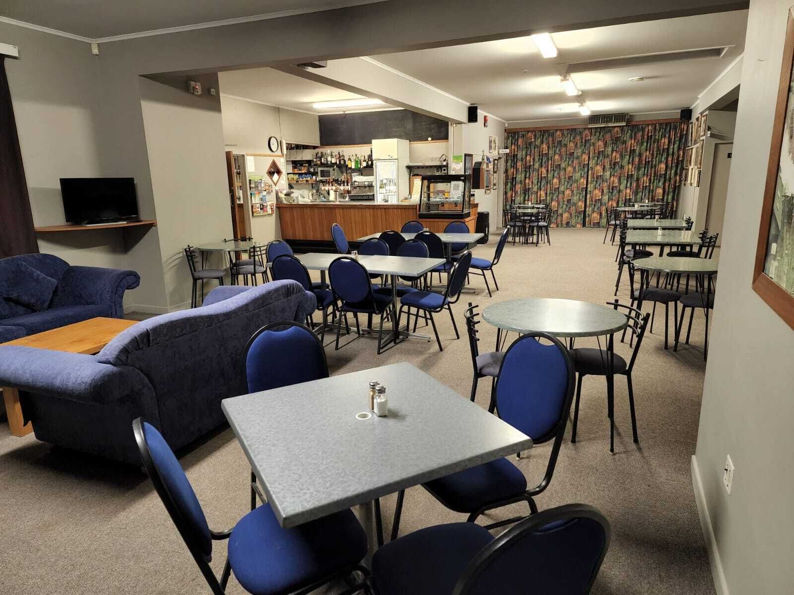 White Horse Inn Restaurant & Motel