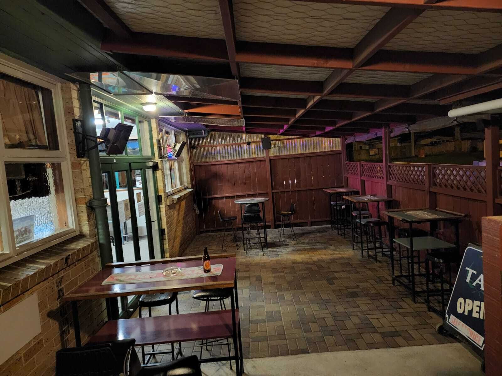 White Horse Inn Restaurant & Motel