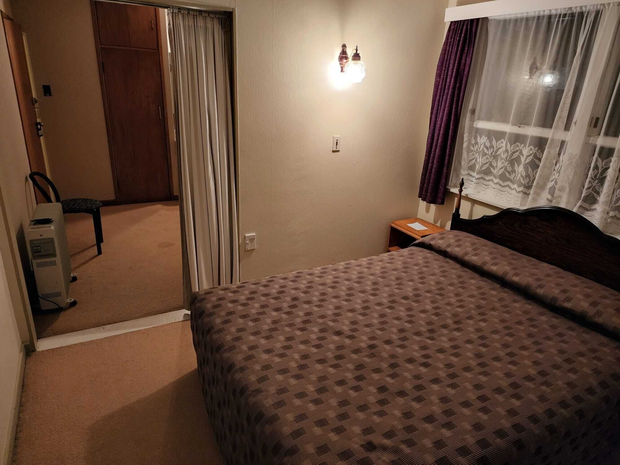 White Horse Inn Restaurant & Motel