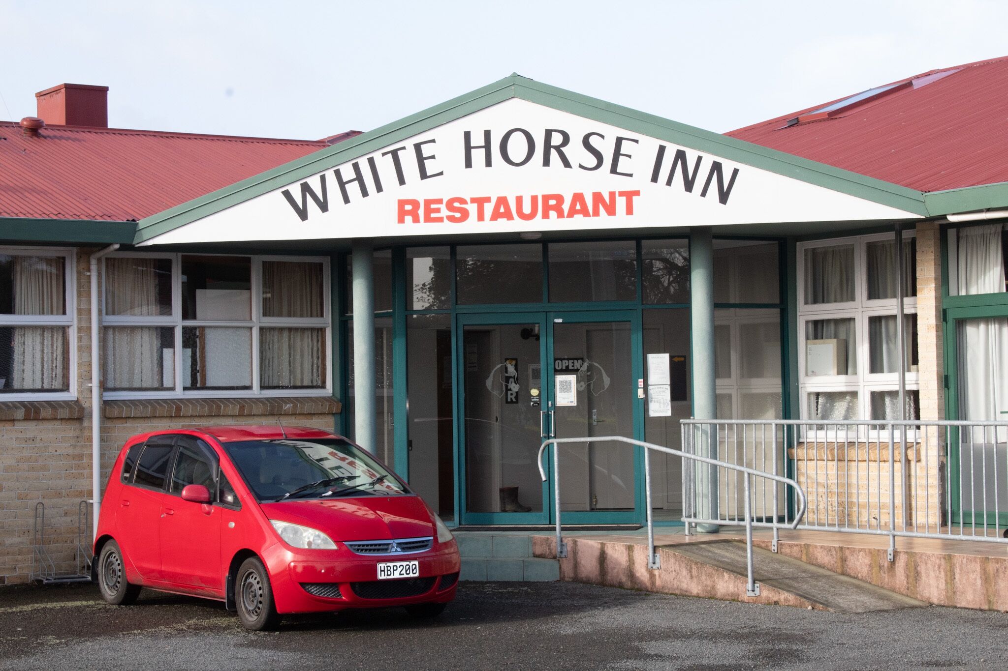 White Horse Inn Restaurant & Motel