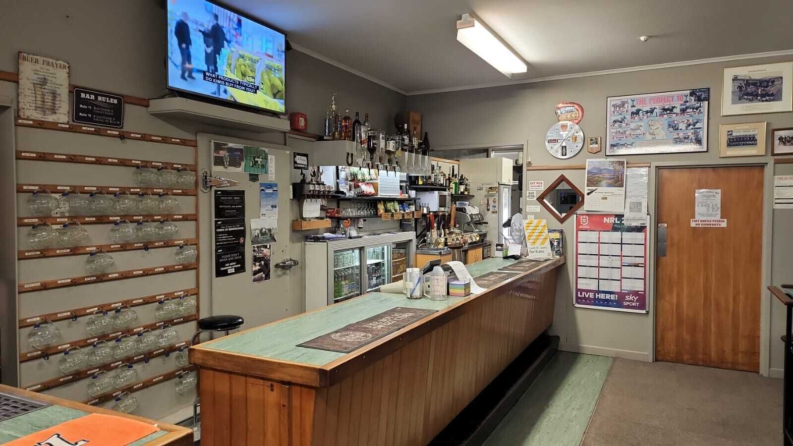 White Horse Inn Restaurant & Motel