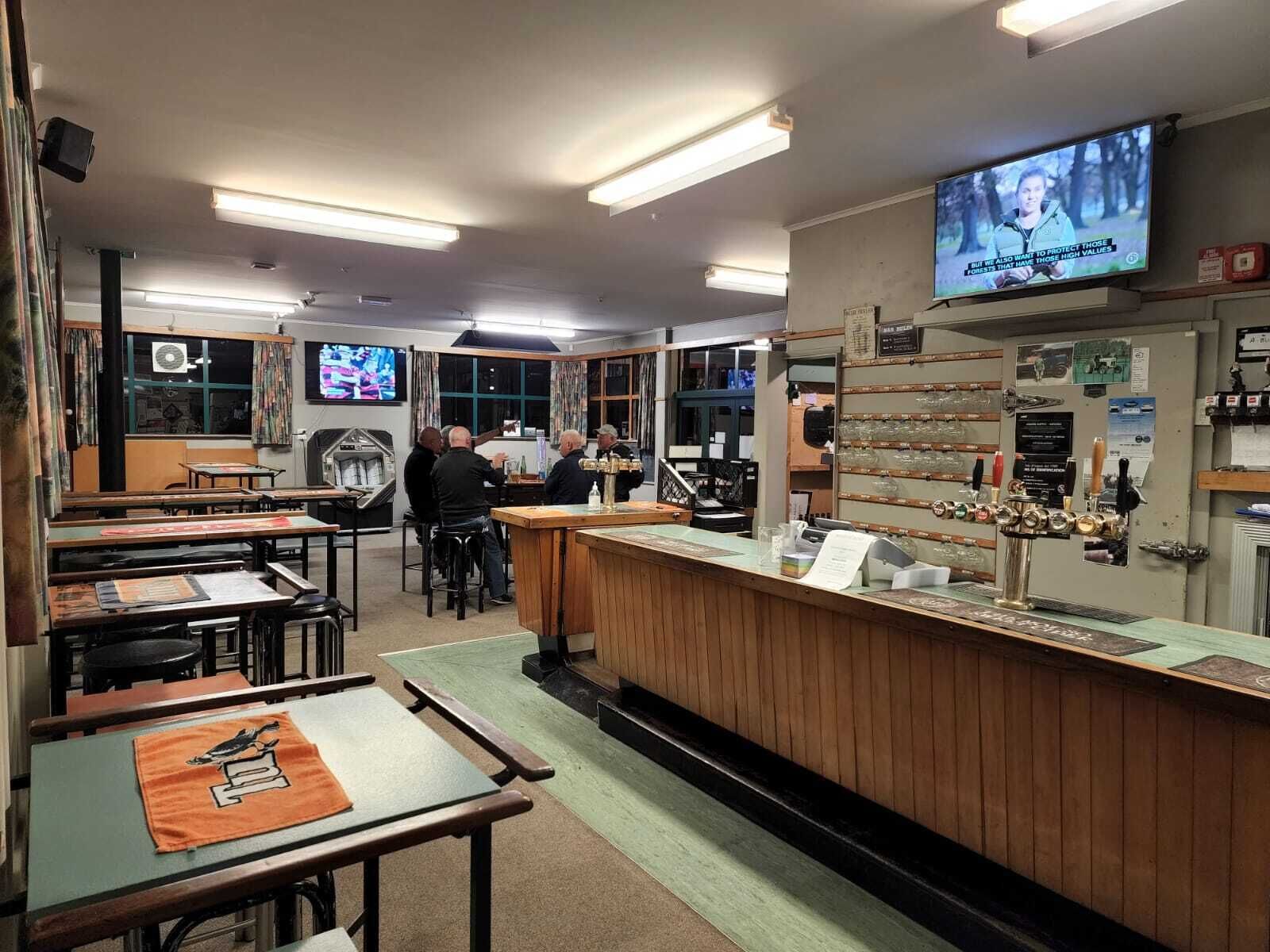 White Horse Inn Restaurant & Motel