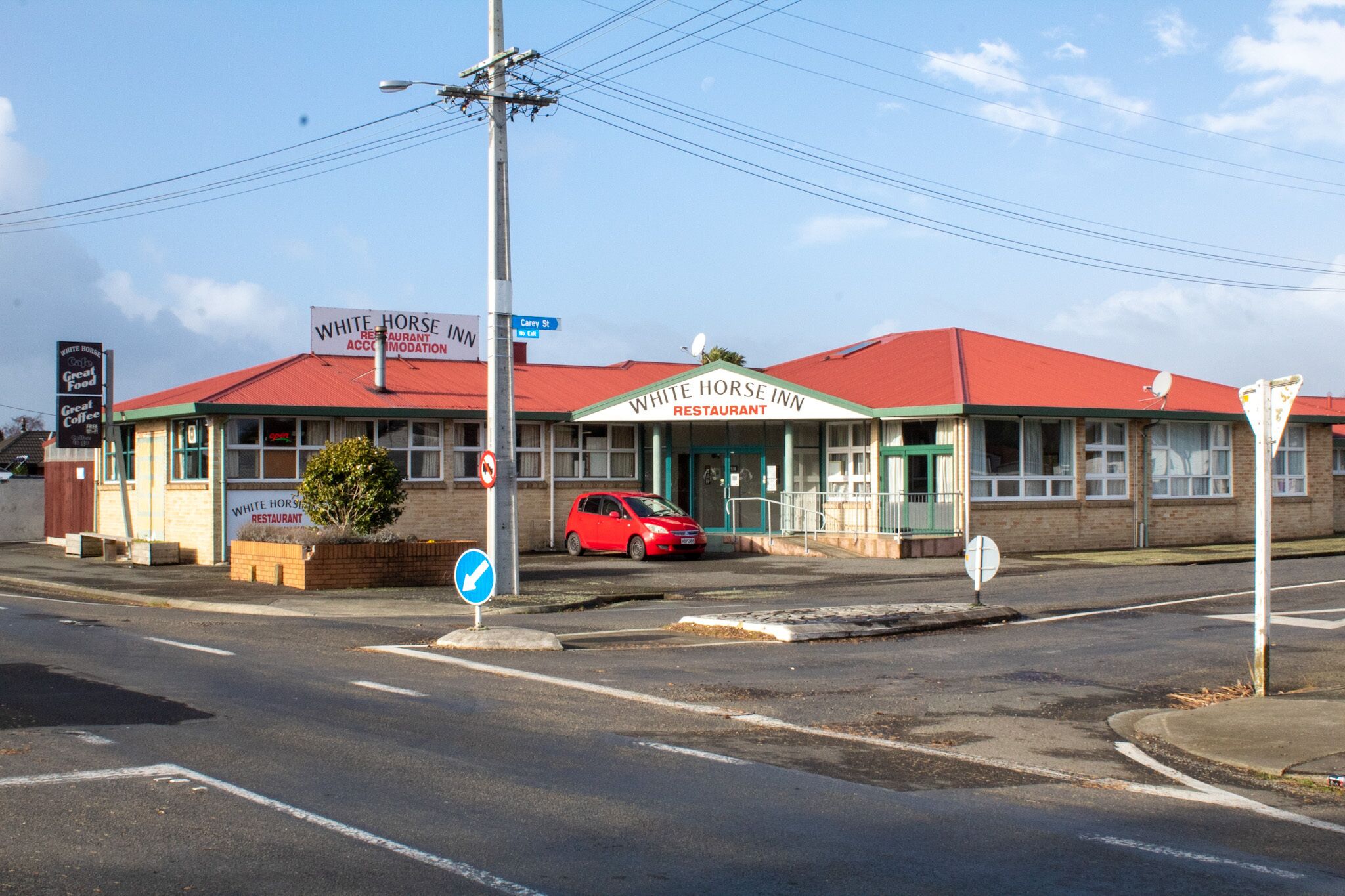 White Horse Inn Restaurant & Motel