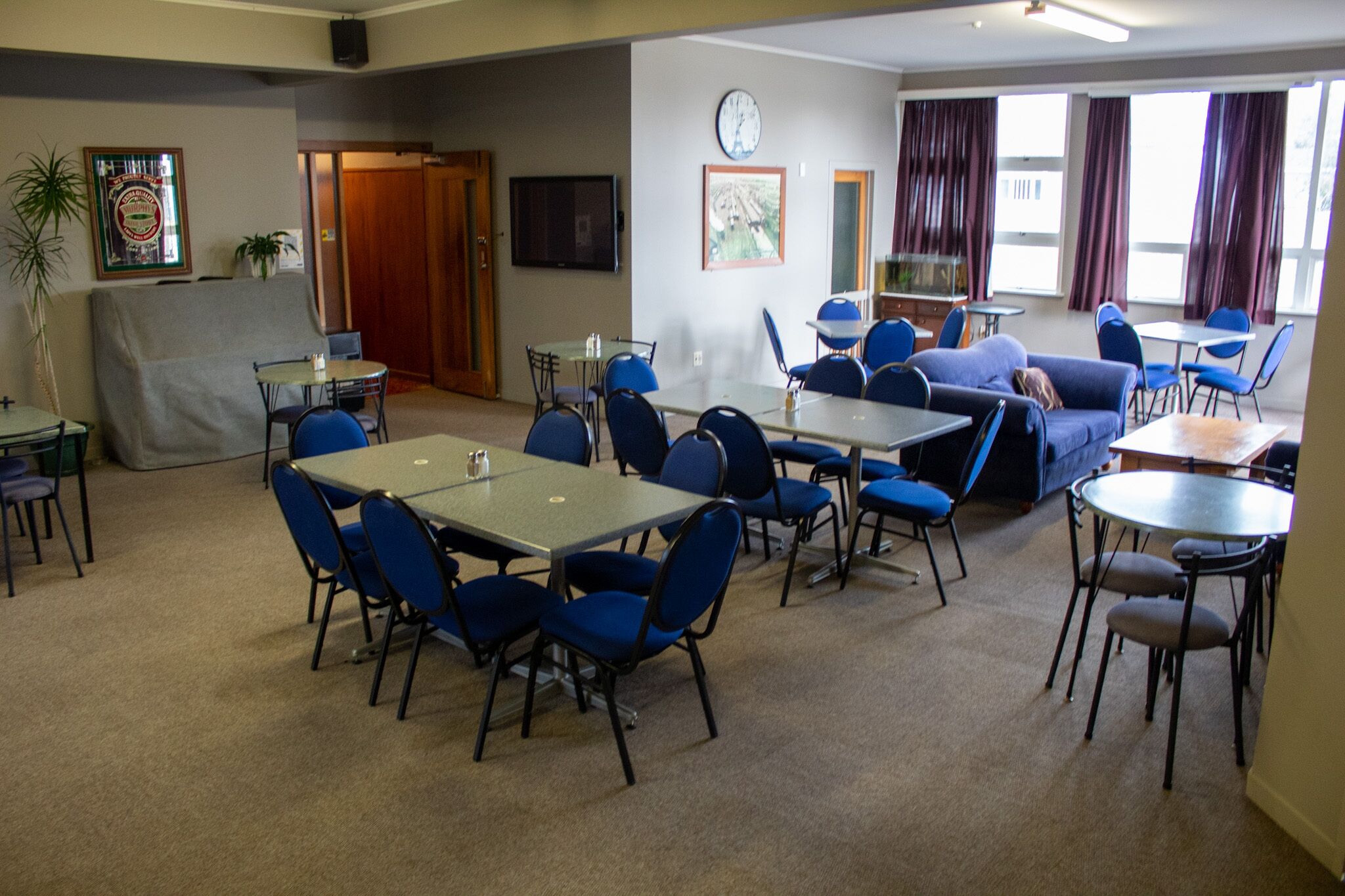 White Horse Inn Restaurant & Motel