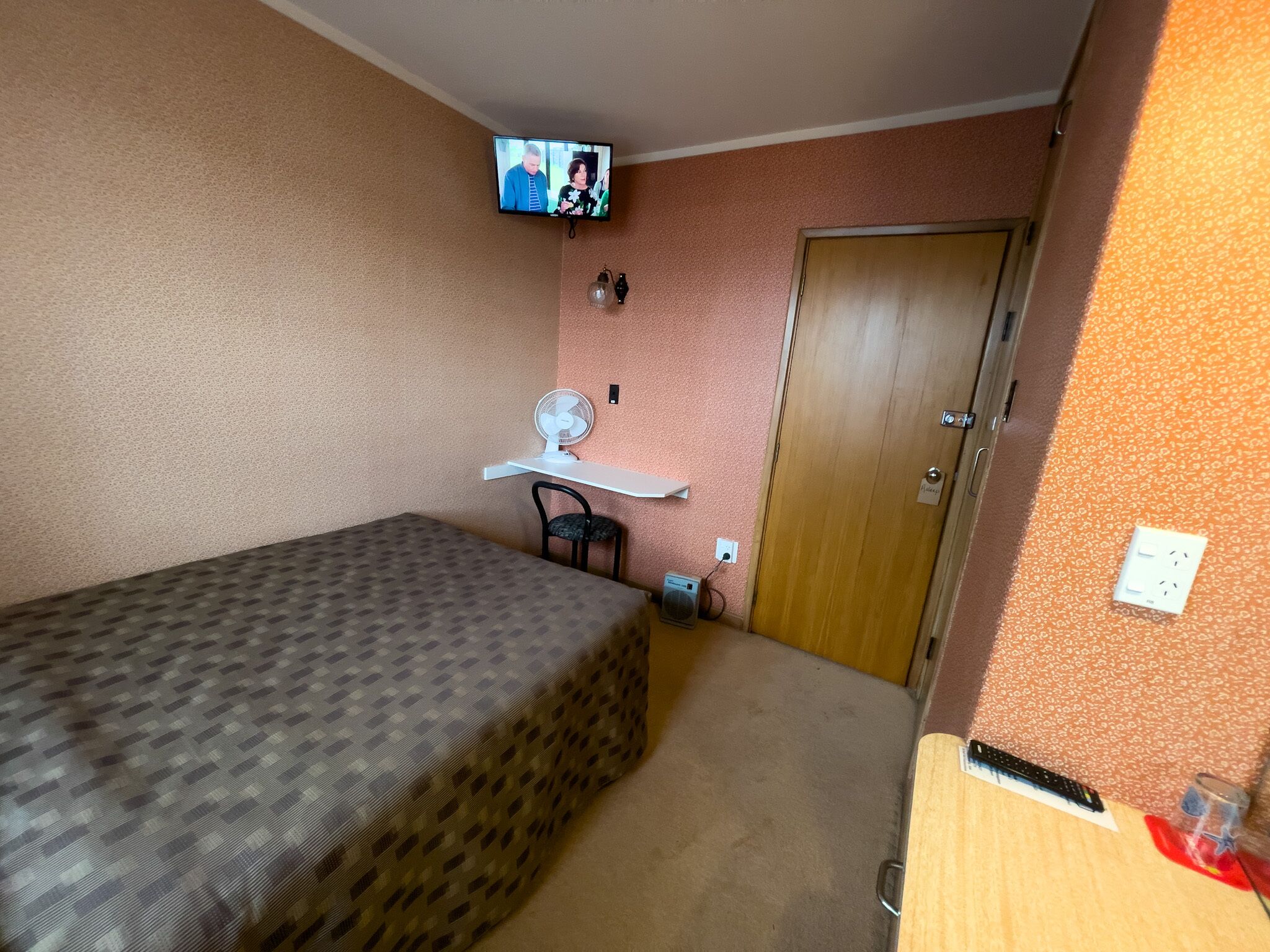 White Horse Inn Restaurant & Motel