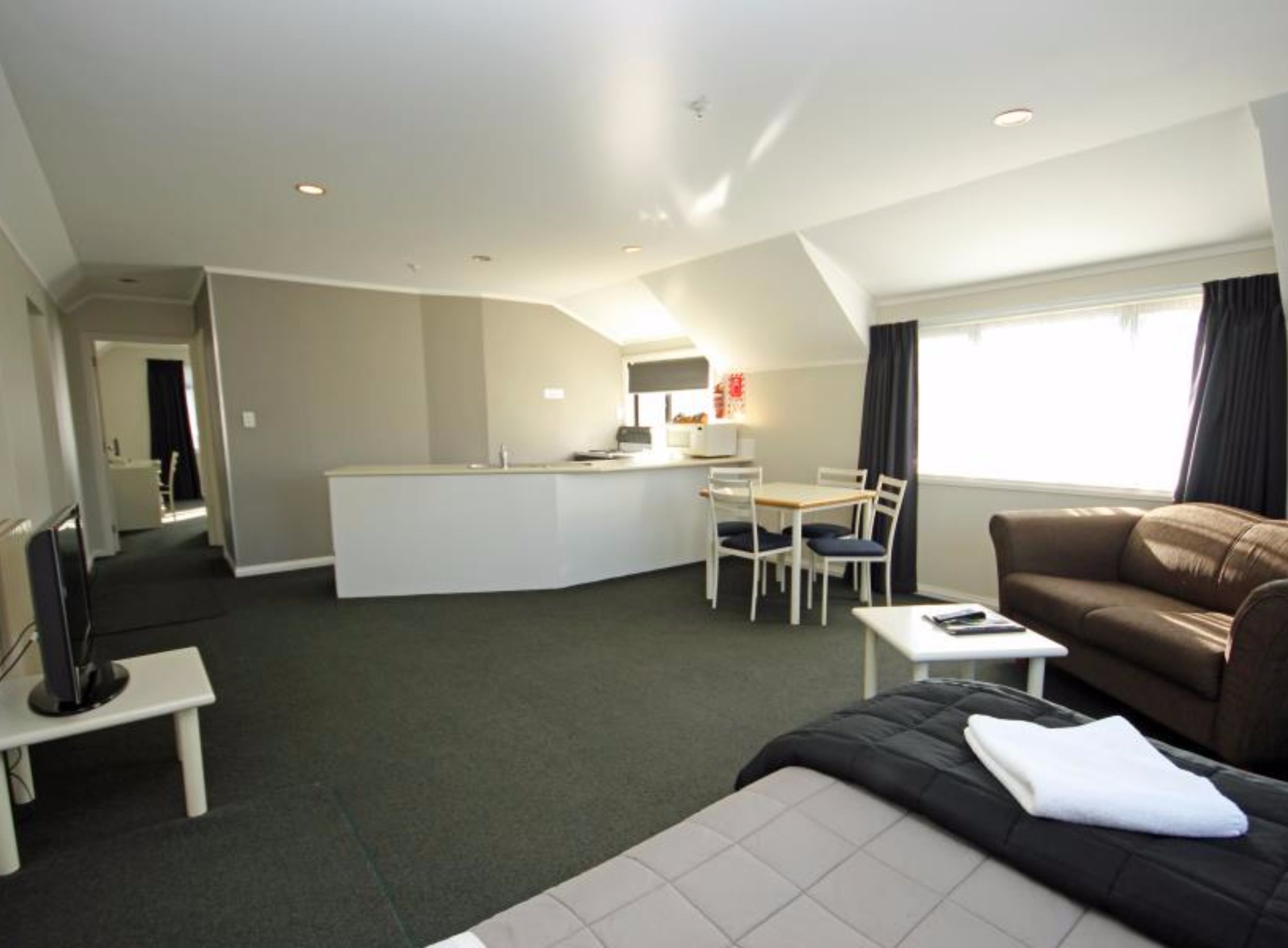 Champers Motor Inn