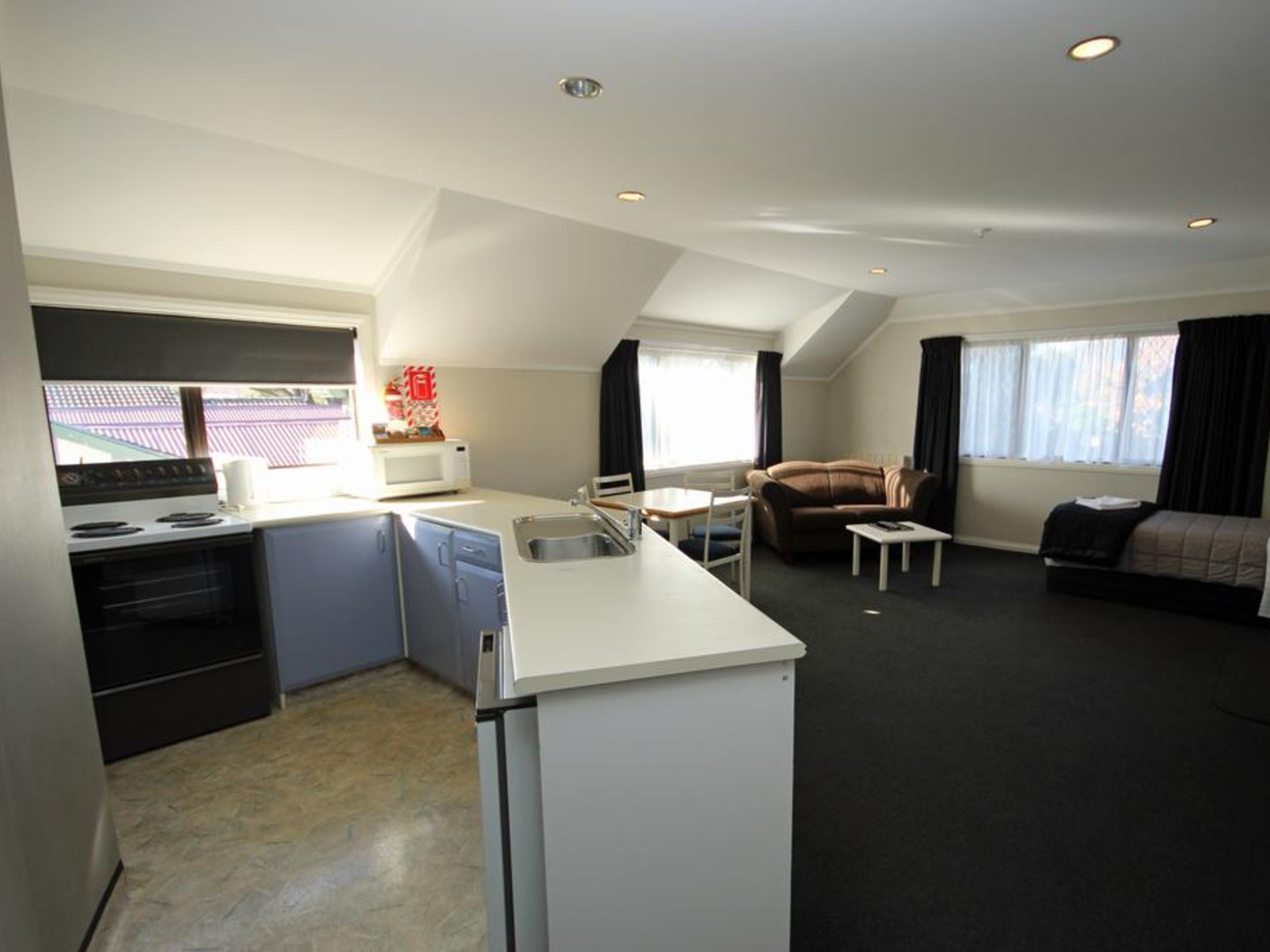Champers Motor Inn