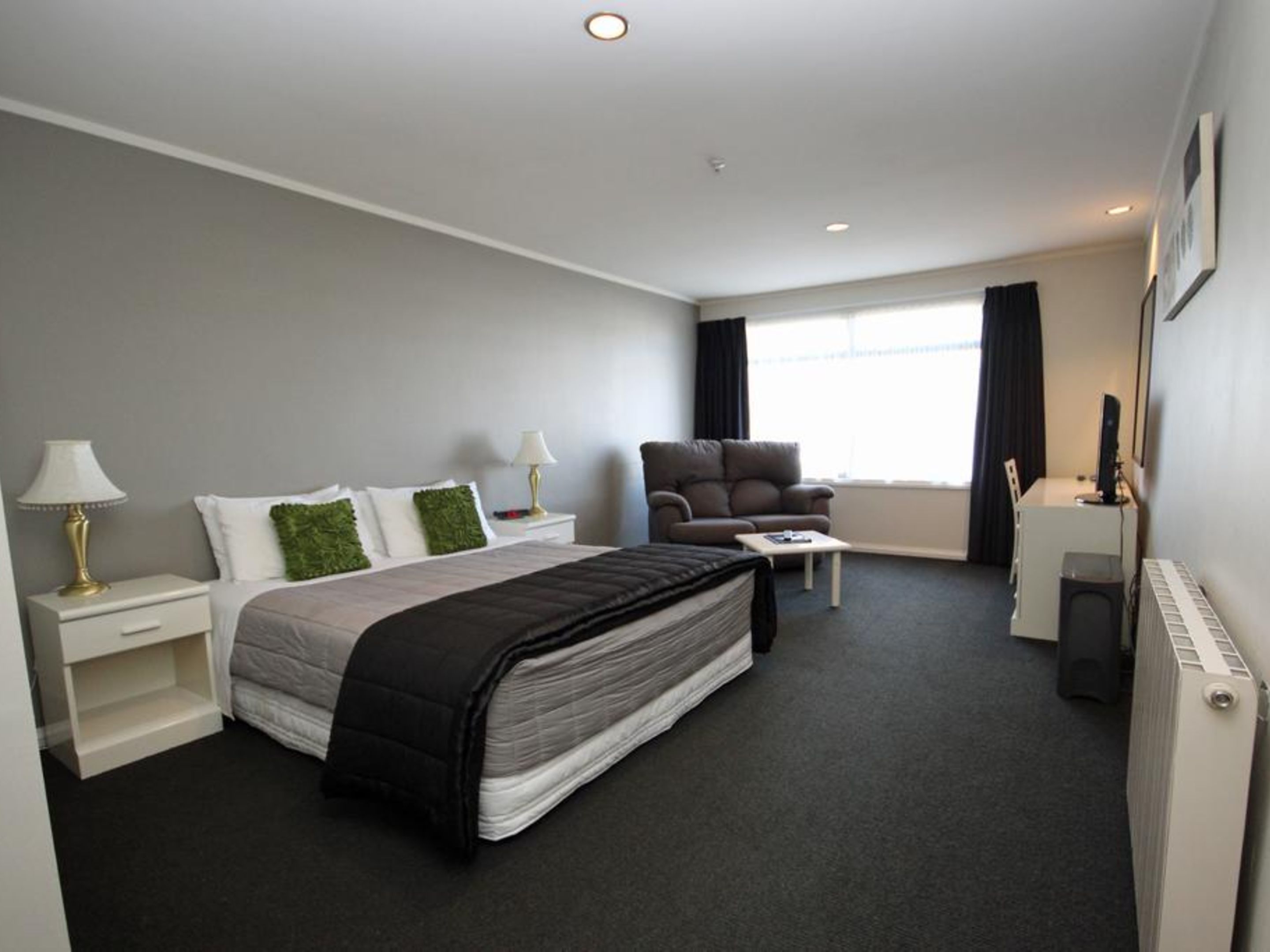 Champers Motor Inn
