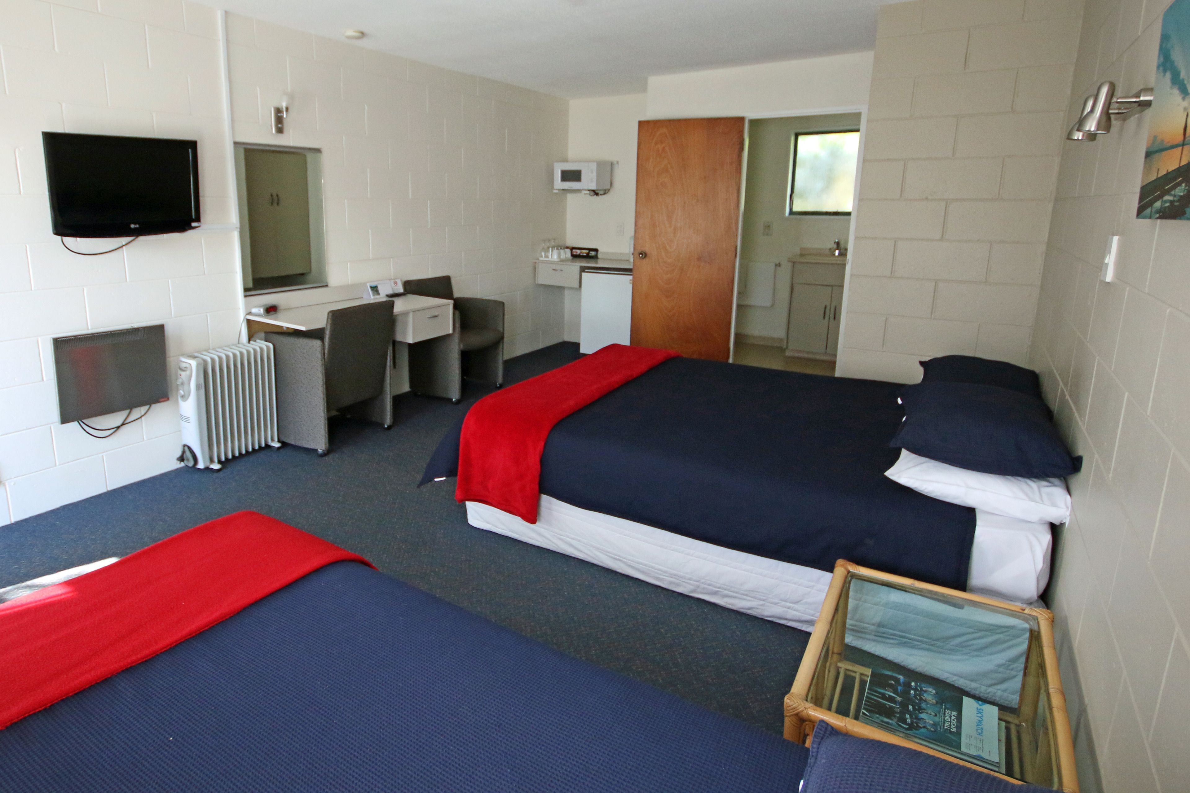 Hotel Midway Pacifica Lodge