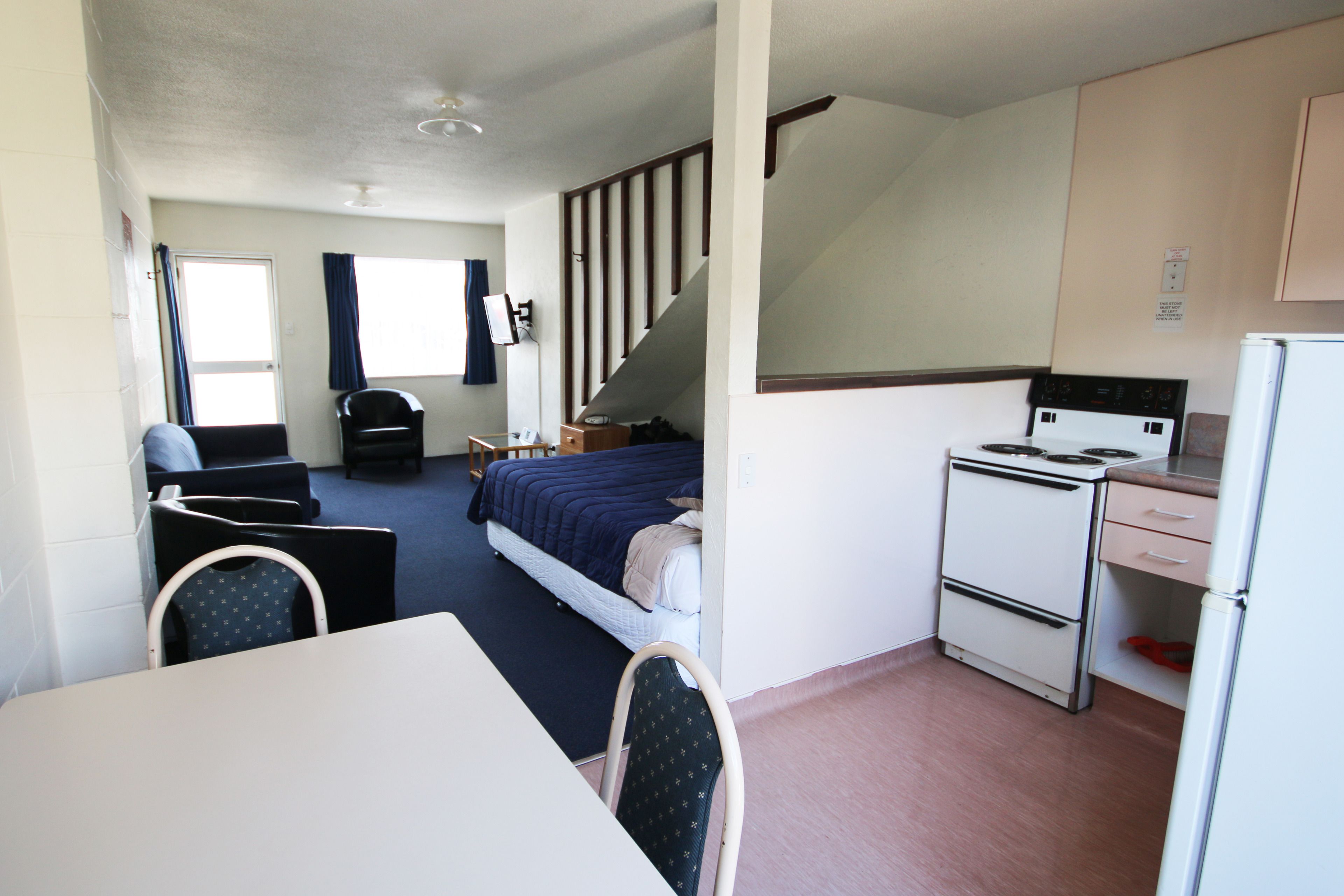Hotel Midway Pacifica Lodge