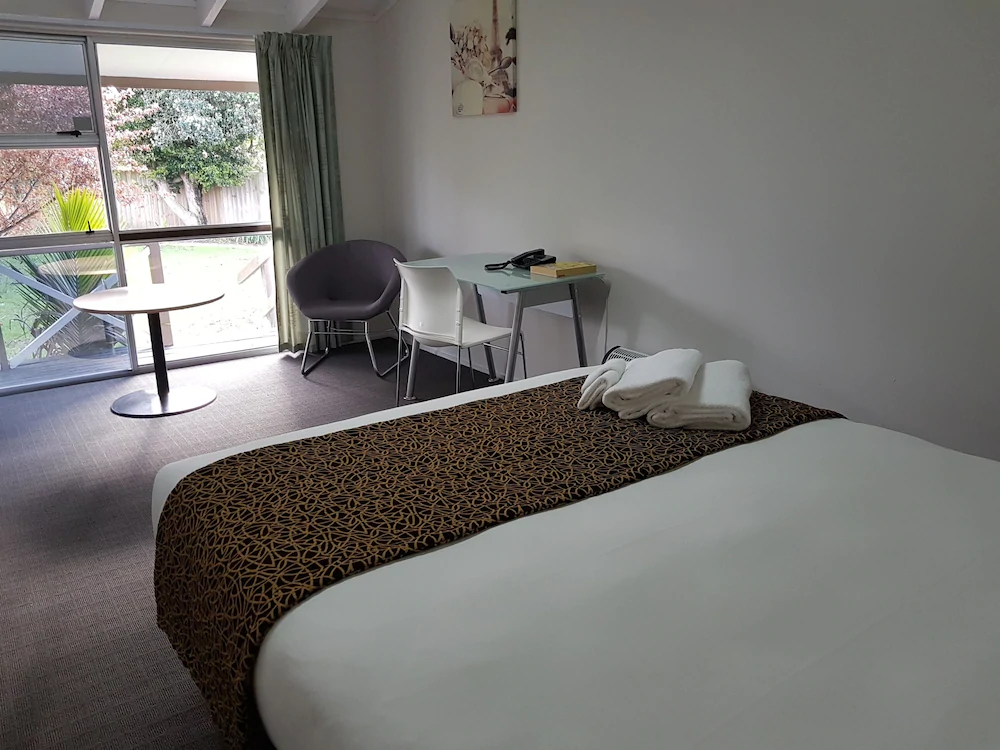 Airport Palms Hotel
