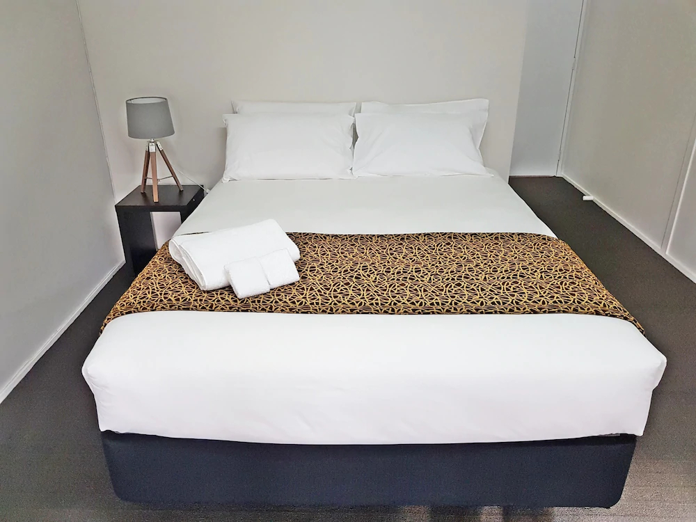 Airport Palms Hotel
