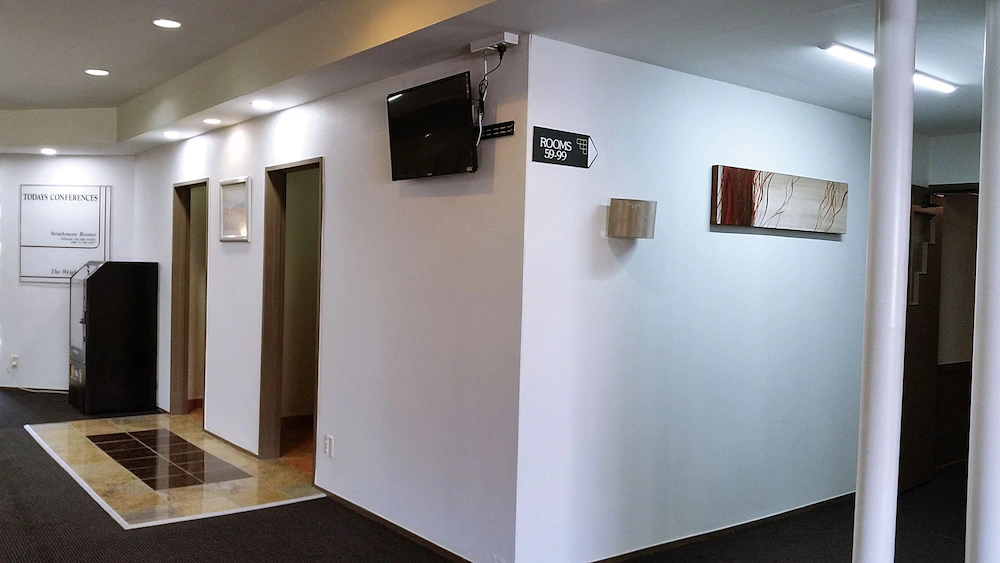 Airport Palms Hotel