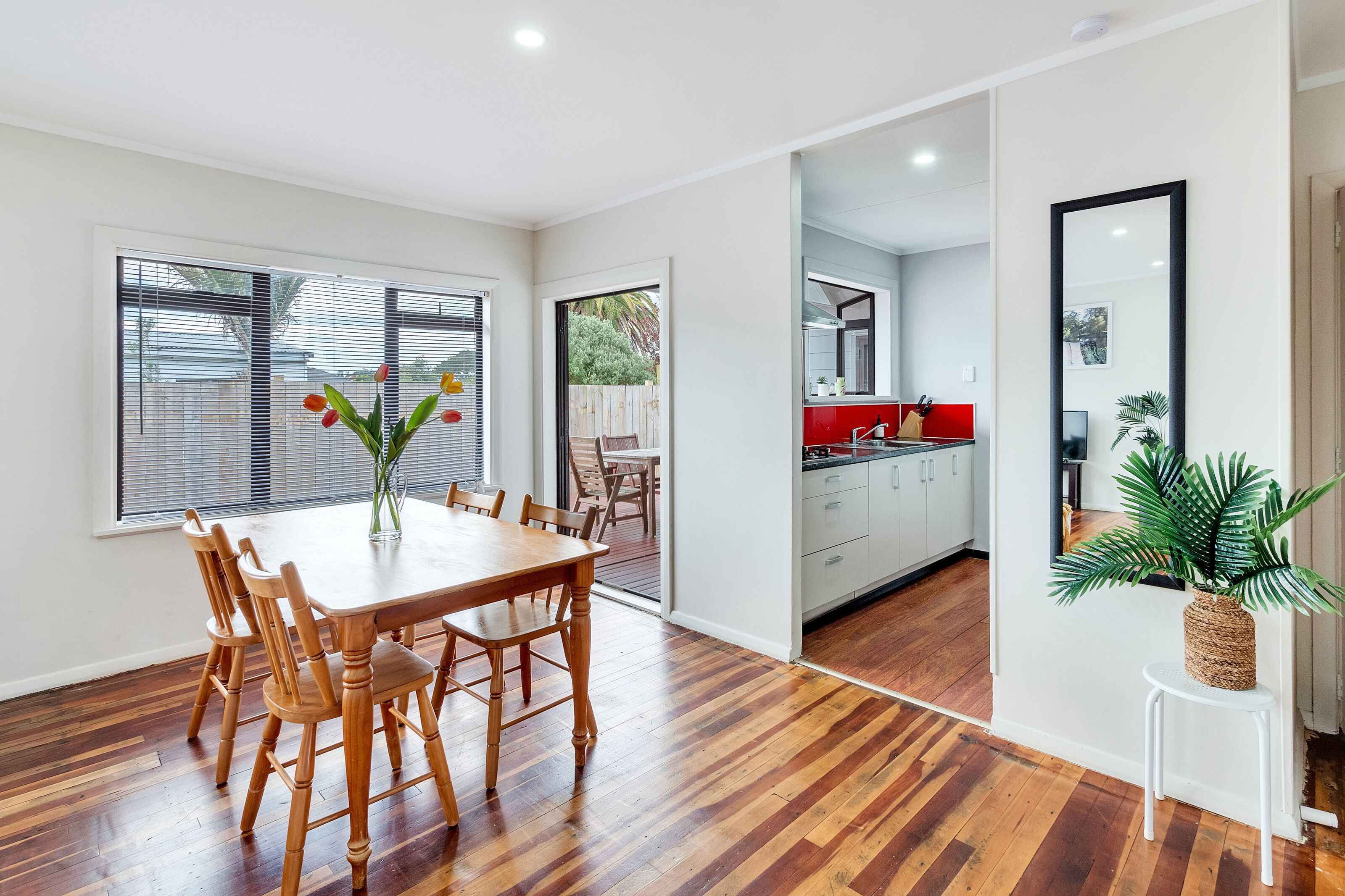 Kiwi Holiday Home Near Airport