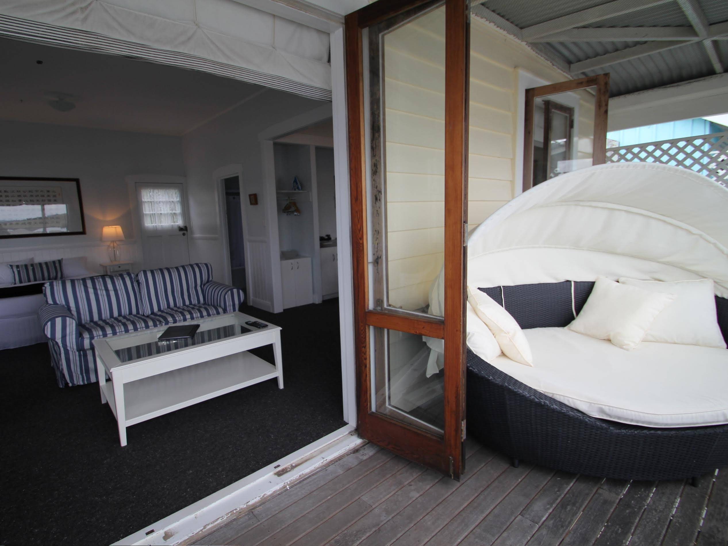 Mangonui Waterfront Apartments Motel