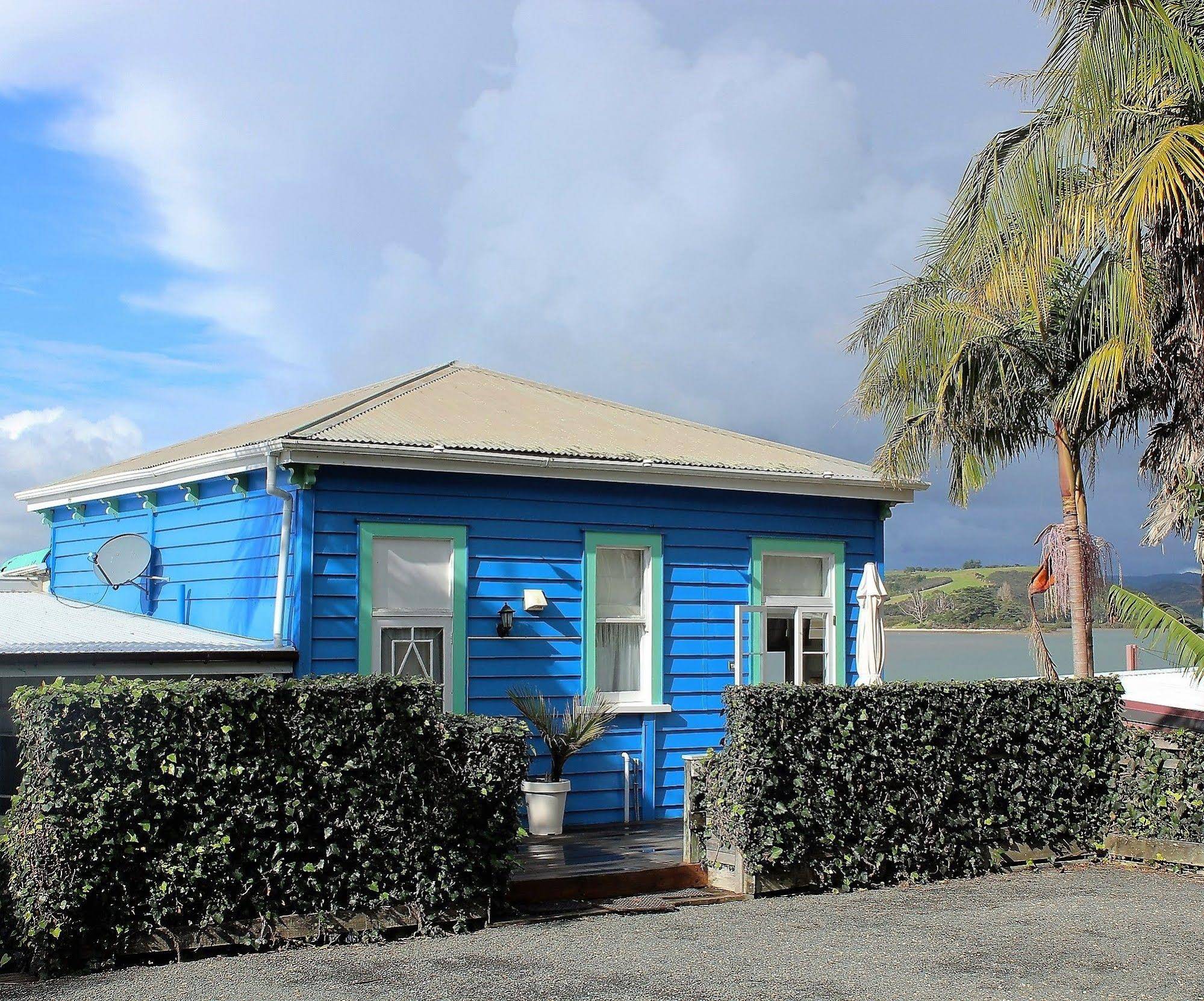 Mangonui Waterfront Apartments Motel