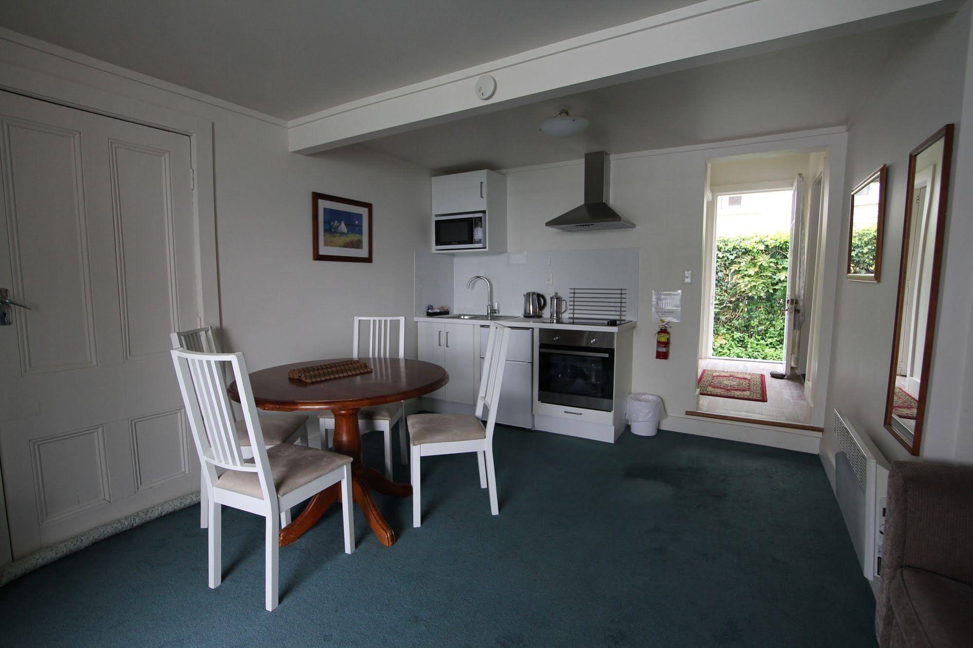 Mangonui Waterfront Apartments Motel