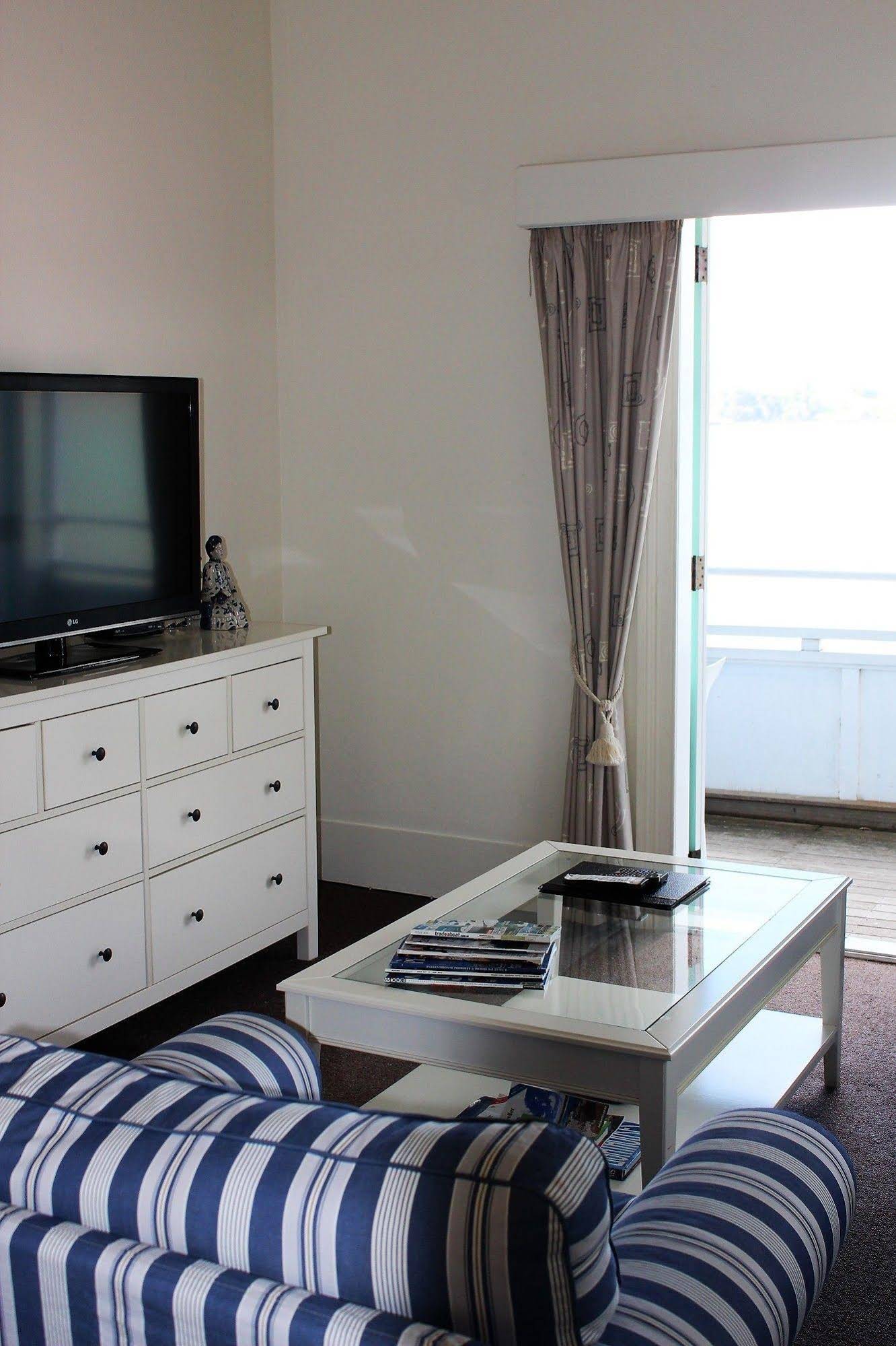 Mangonui Waterfront Apartments Motel
