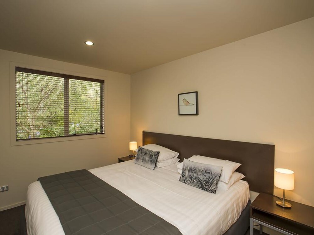 The Claremont Motel & Apartments